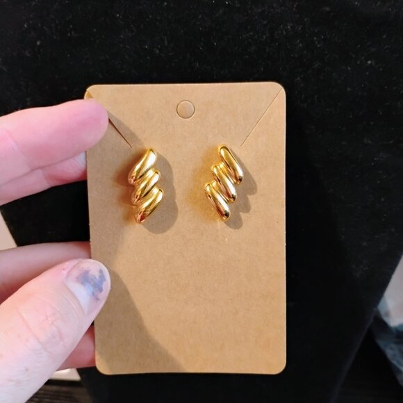 Vintage Avon San Marco earrings - Picture 1 of 4